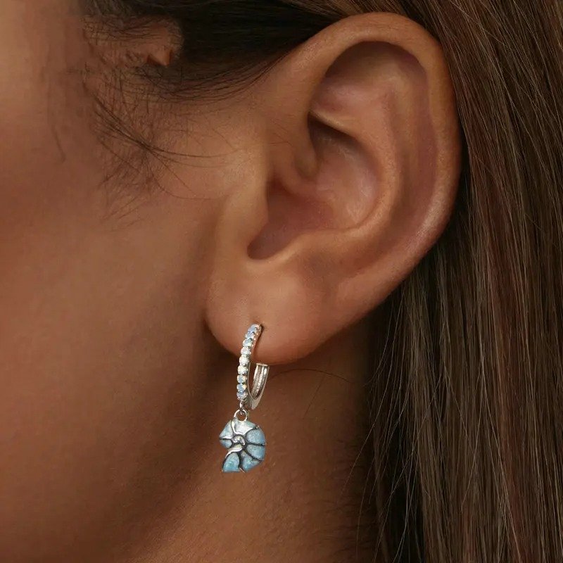 Boucles d'oreilles pendantes hypoallergéniques en forme de coquillage de conque bleue