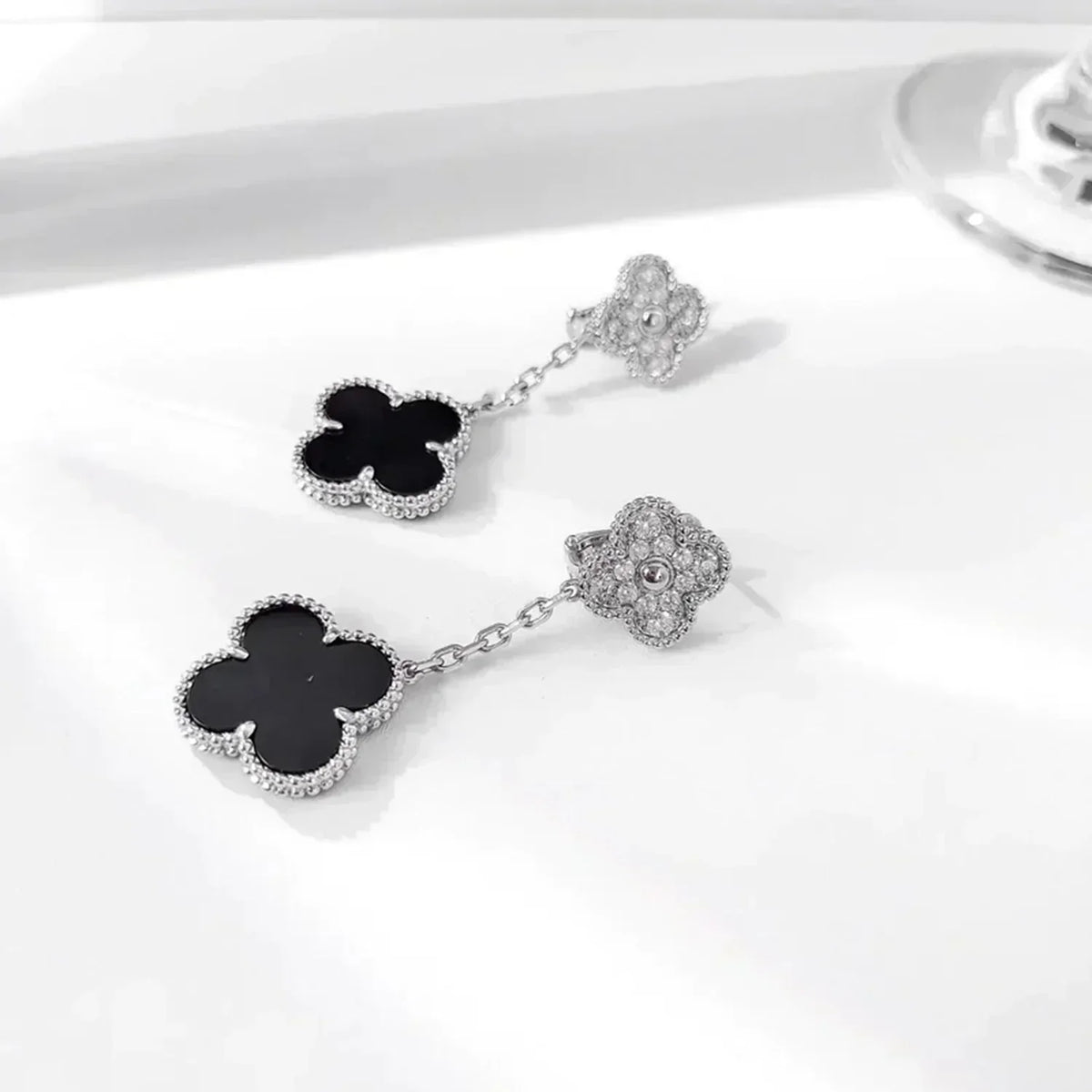 [Marins]CLOVER 2 MOTIFS  DIAMOND ONYX EARRINGS SILVER