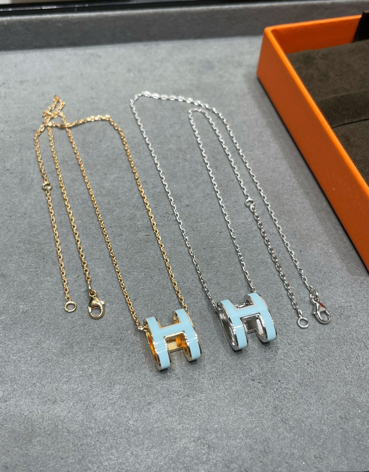 [Marins]POP H SKY BLUE NECKLACE