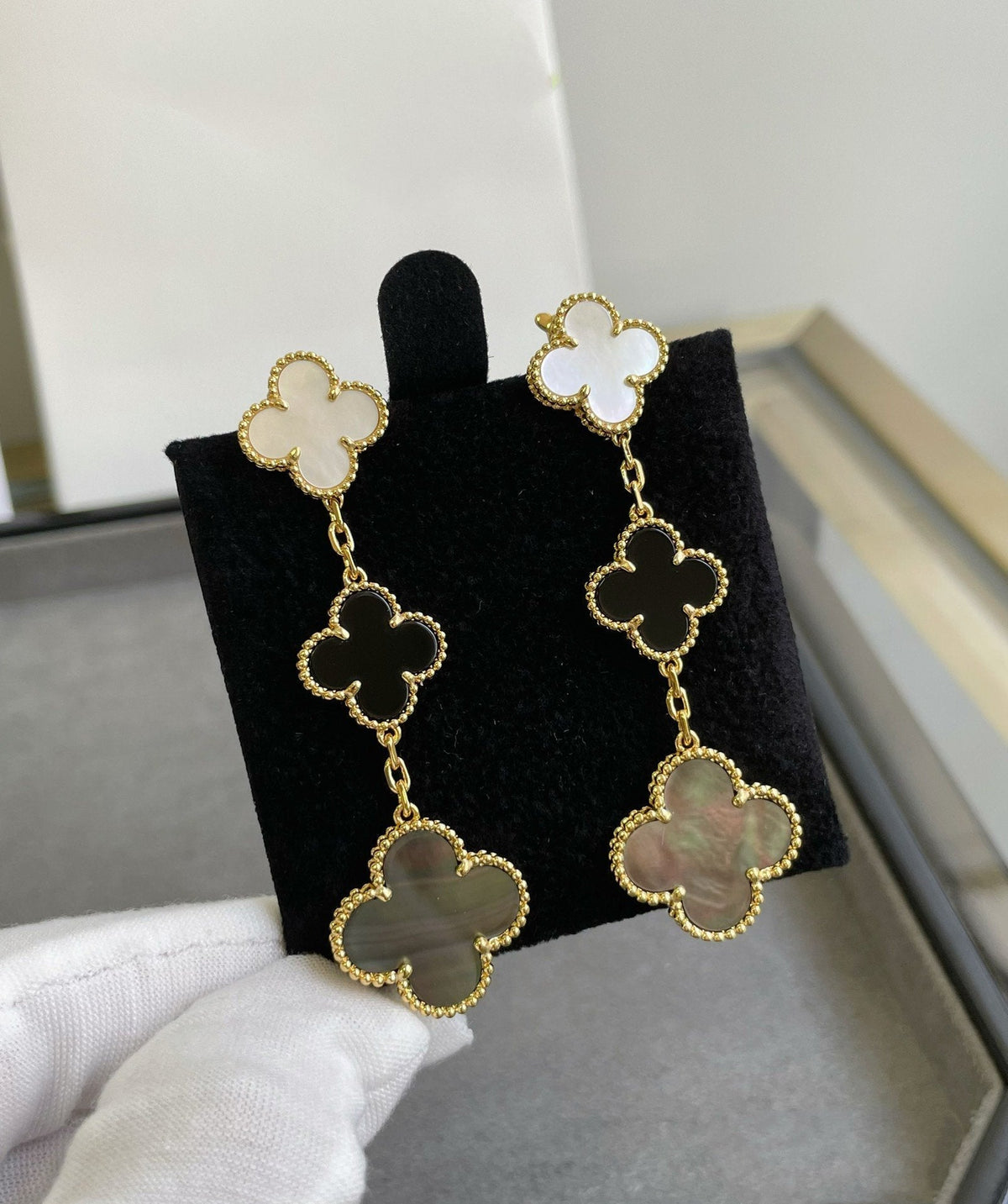 [Marins]CLOVER 3 MOTIF MOP ONYX DARK MOP PINK GOLD EARRINGS