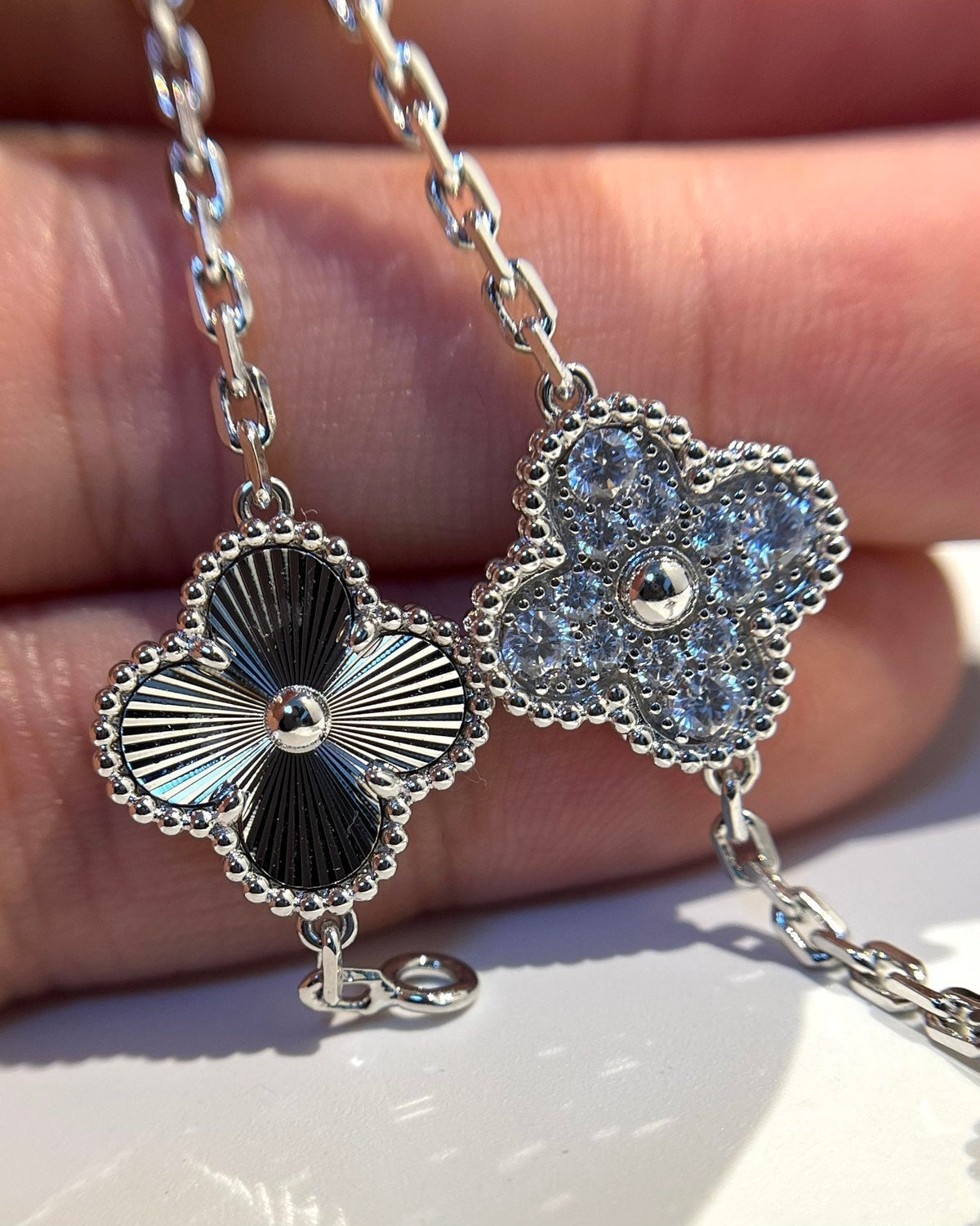 [Marins] CLOVER 5 MOTIF LASER BRACELET COLLECTION