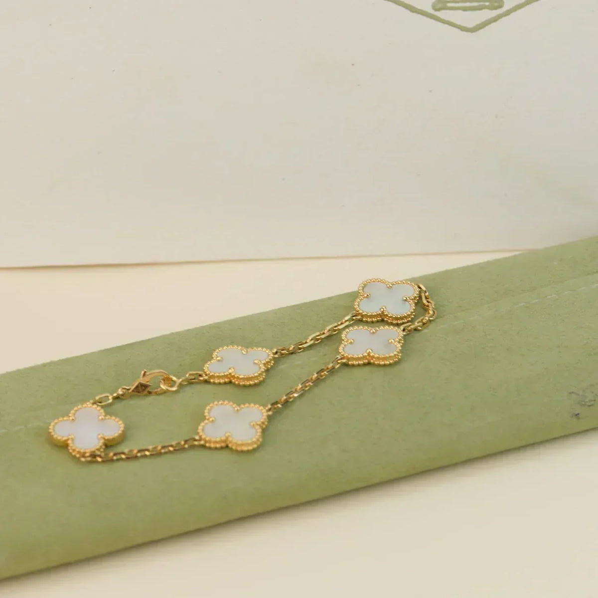 [Marins]CLOVER WHITE PEARL MOP 5 MOTIF BRACELET COLLECTION