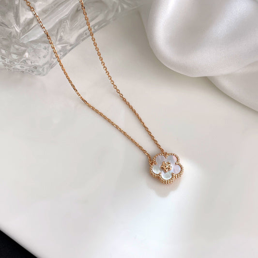 [Marins]LUCKY  WHITE MOP  PLUM BLOSSOM NECKLACE