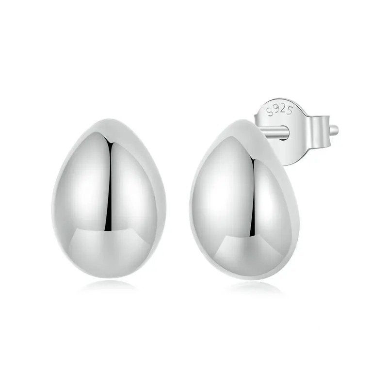 Boucles d'oreilles clous goutte d'eau brillantes hypoallergéniques en forme de goutte