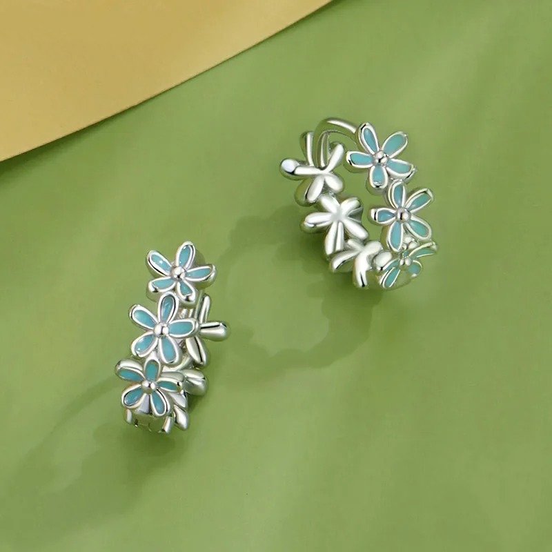 Boucles d'oreilles créoles guirlande vert menthe, boucles d'oreilles fleurs émaillées