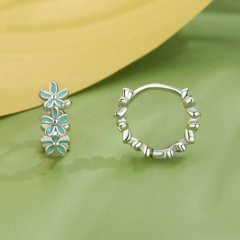 Boucles d'oreilles créoles guirlande vert menthe, boucles d'oreilles fleurs émaillées
