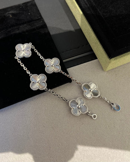 [Marins] CLOVER 5 MOTIF LASER BRACELET COLLECTION